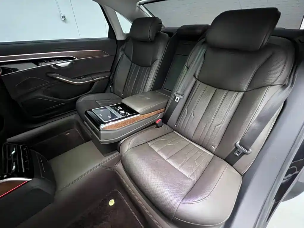 Audi A8 2020 — фото 15