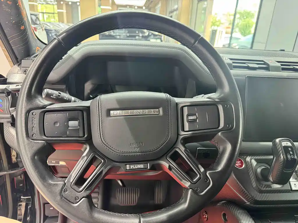 Land Rover Defender 2023 — фото 17