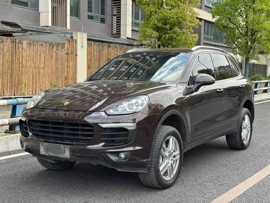 Porsche Cayenne 2017 — фото 1