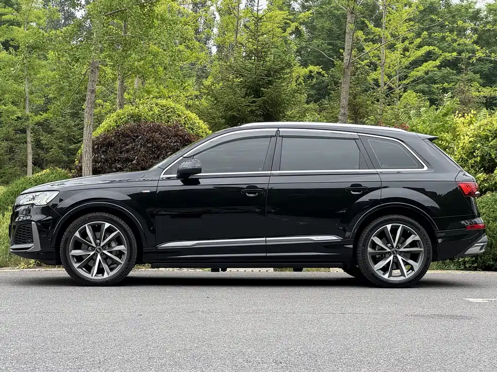 Audi Q7 2023 — фото 7