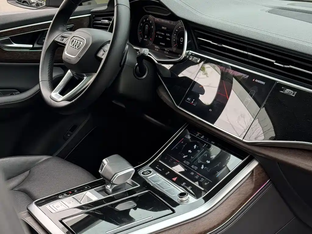 Audi Q7 2023 — фото 15