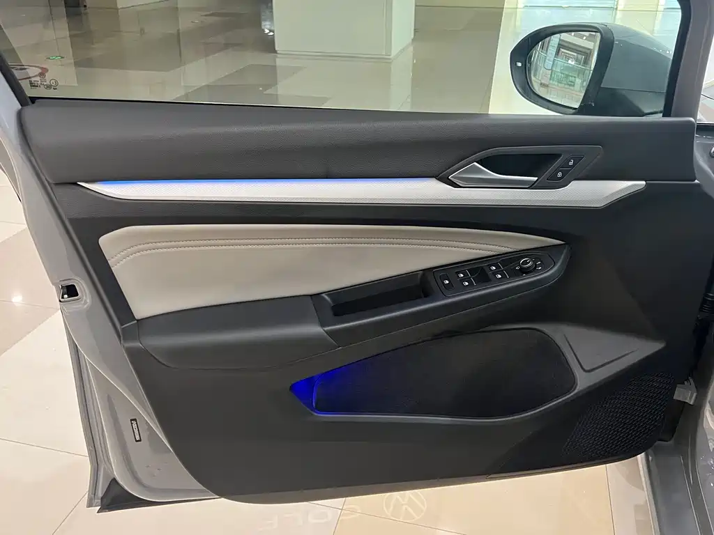 Volkswagen Golf 2024