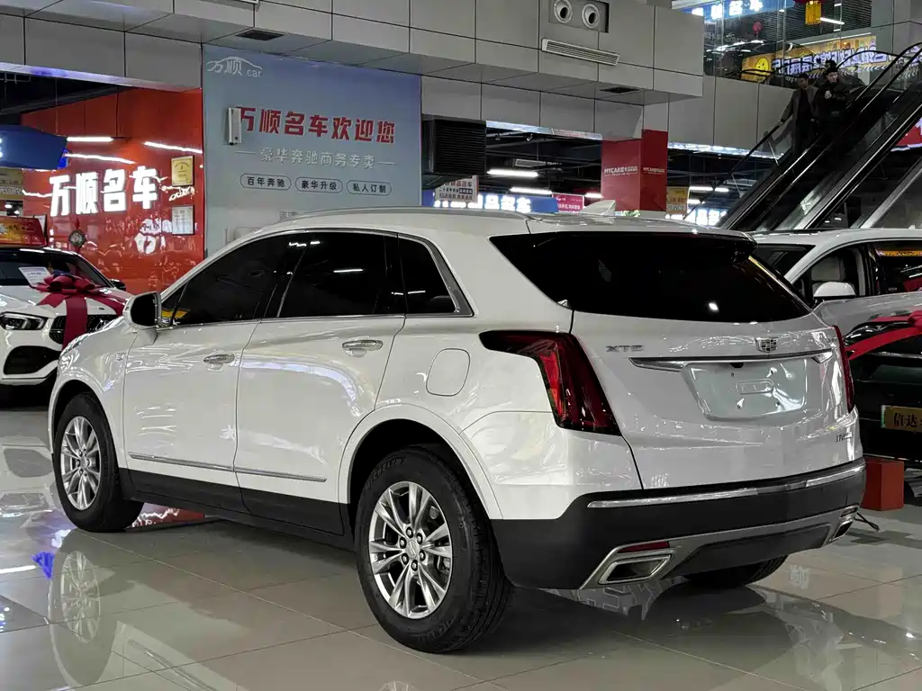Cadillac XT5 2022 — фото 18