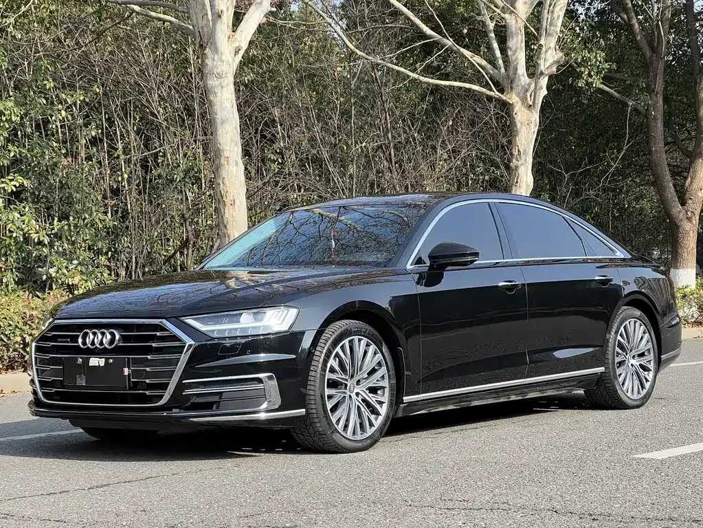 Audi A8 2020 — фото 1