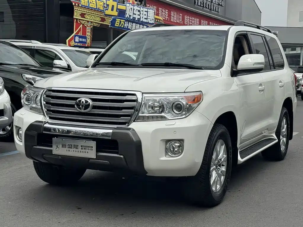 Toyota Land Cruiser 2013 — фото 2