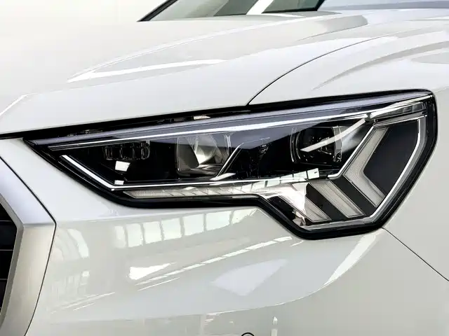 Audi Q3 2019 — фото 18