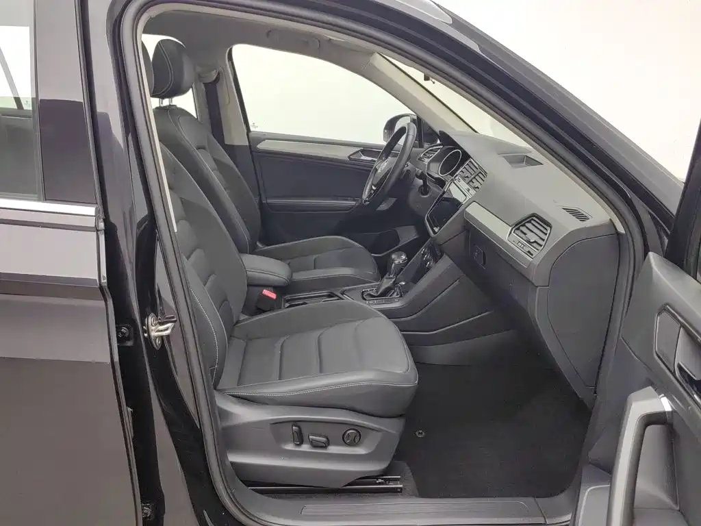 Volkswagen Tiguan L 2020 — фото 23