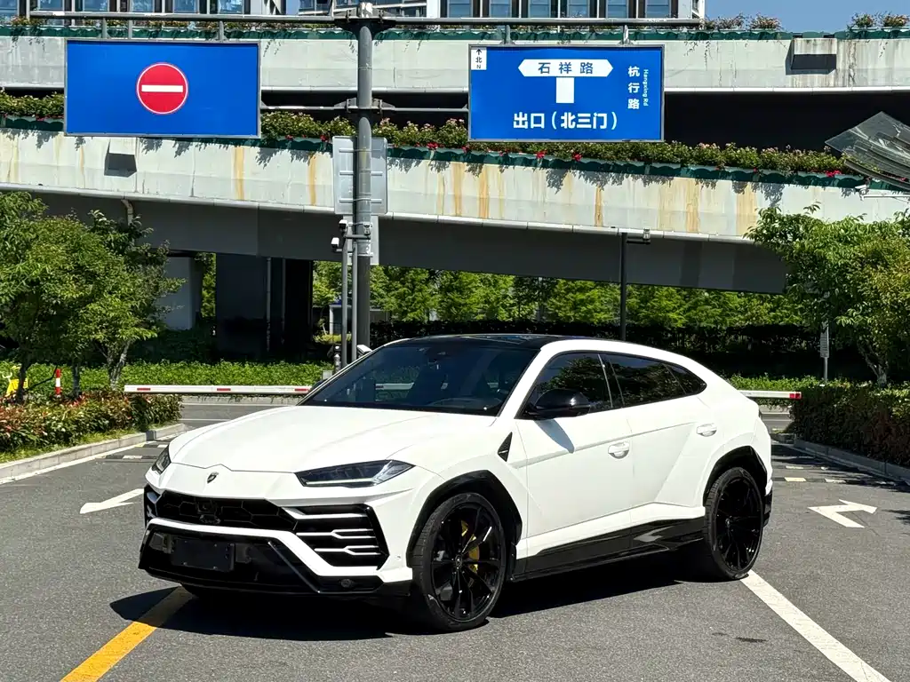 Lamborghini Urus 2019 — фото 3
