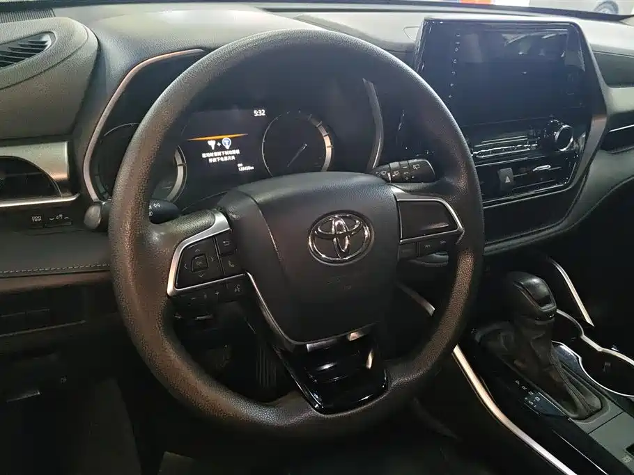 Toyota Highlander 2022 — фото 15