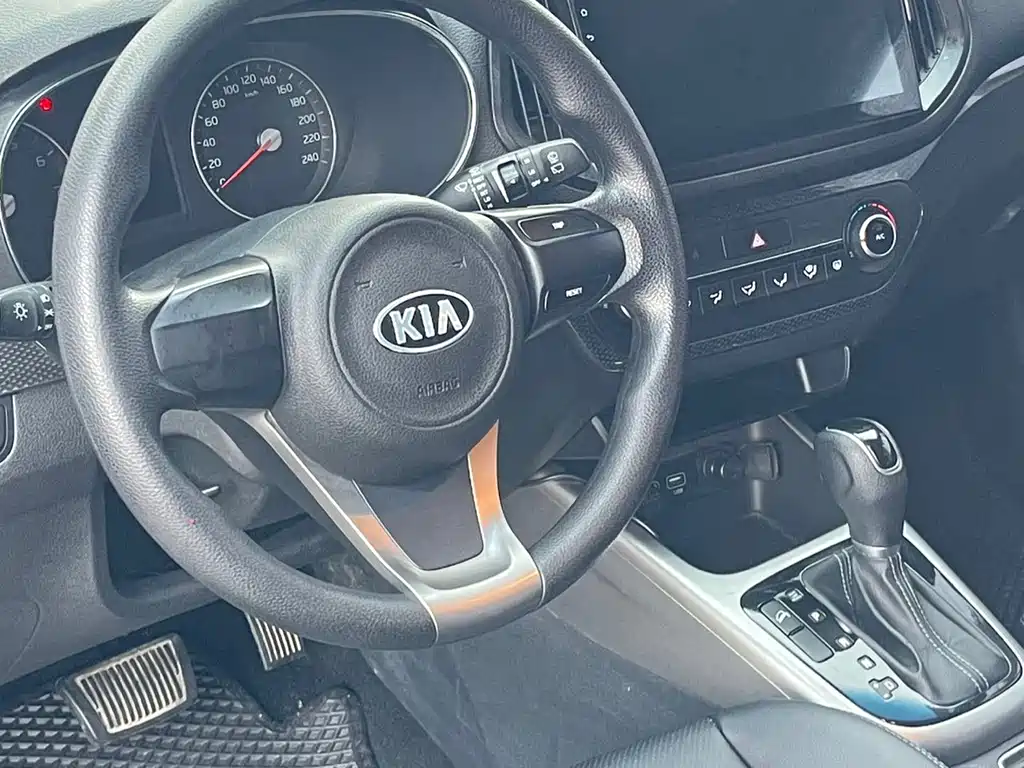 Kia KX3 2015 — фото 4