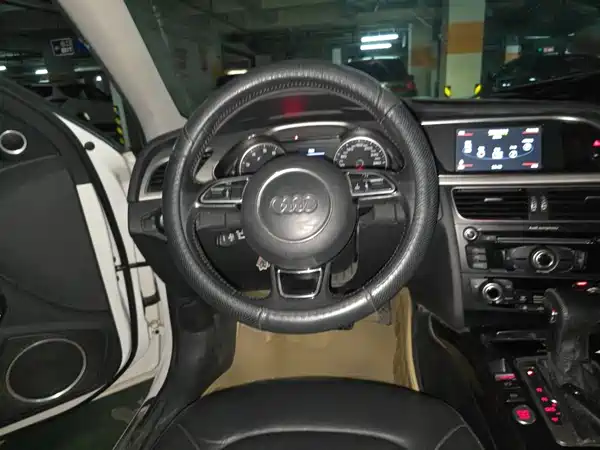 Audi A4L 2016