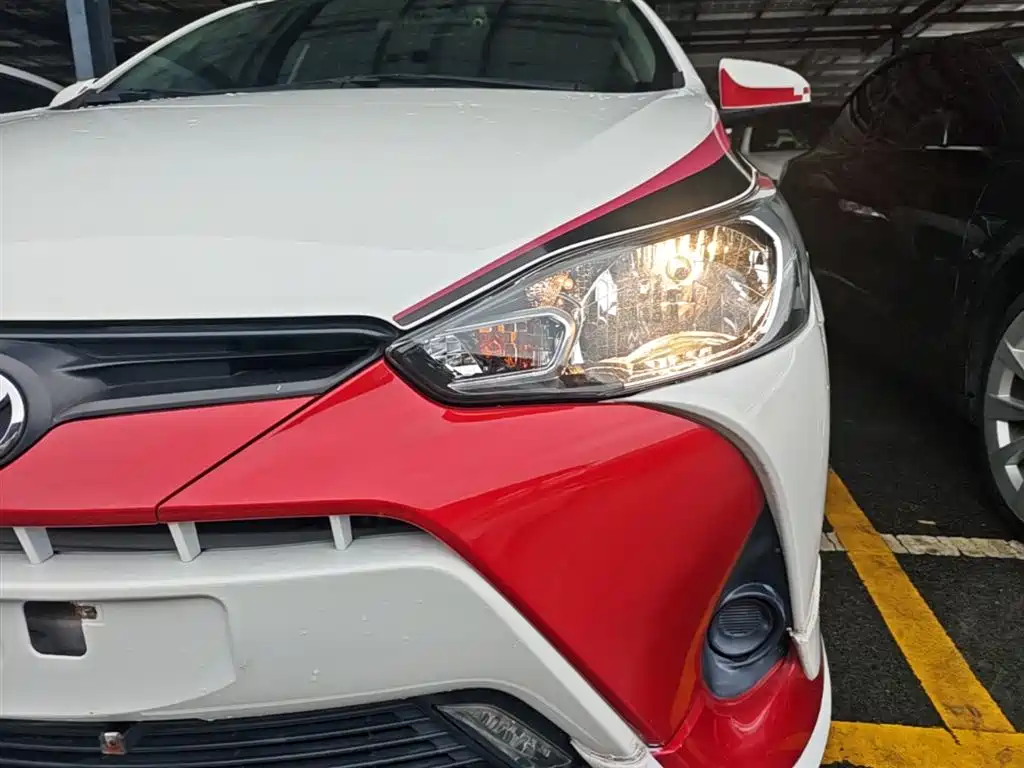 Toyota Yaris L 2018 — фото 24