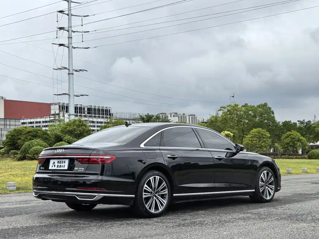 Audi A8 2020 — фото 20