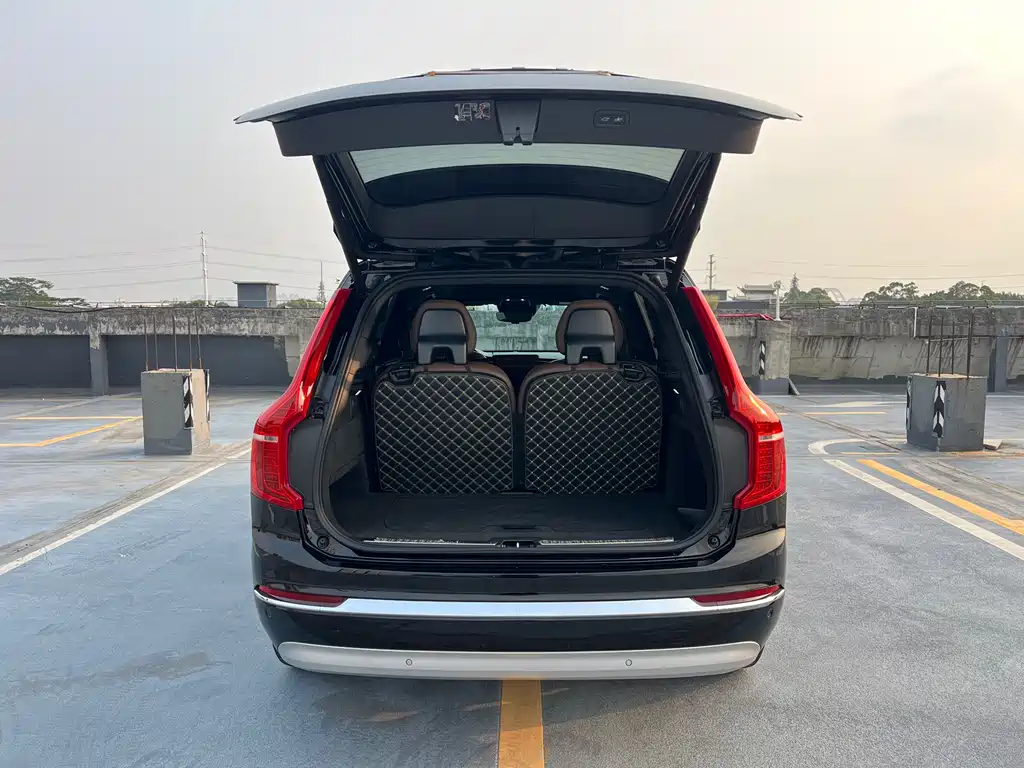 Volvo XC90 2022 — фото 15