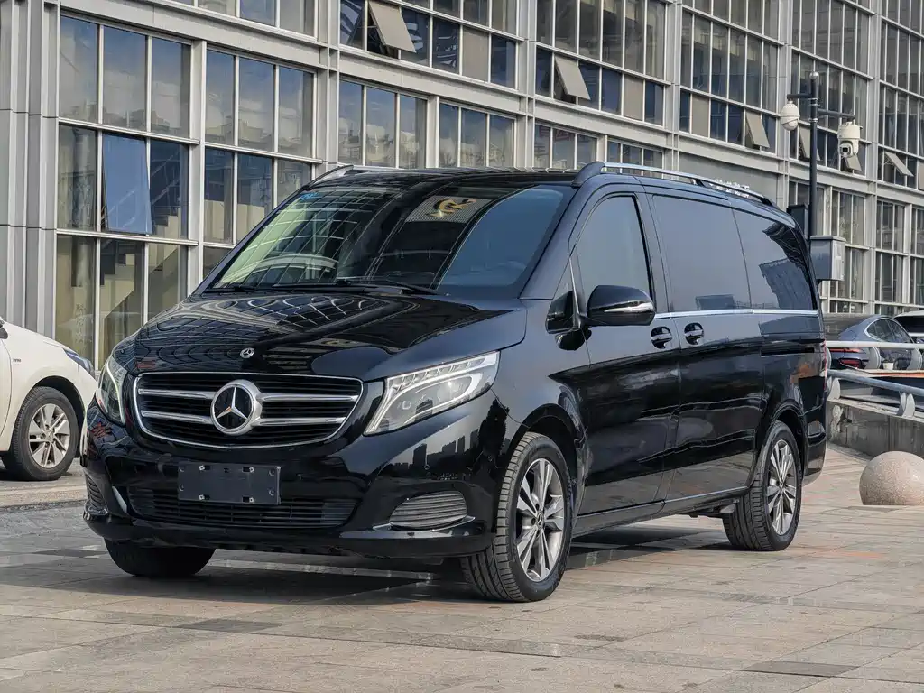 Mercedes-Benz V-Class 2019 — фото 1