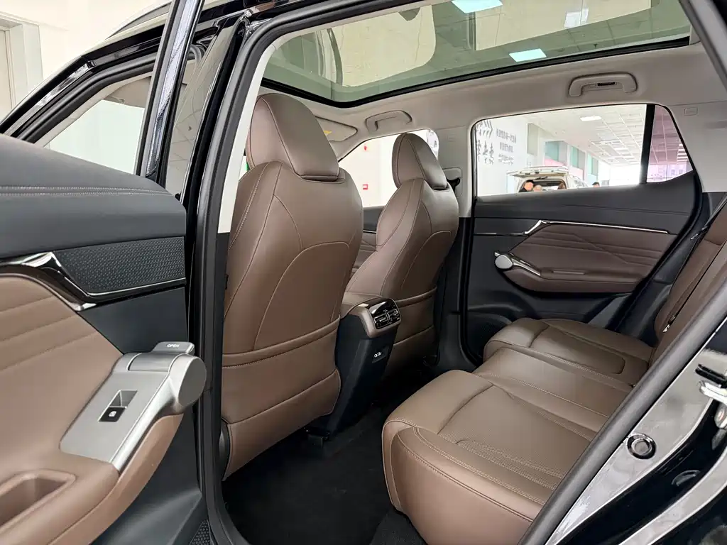 GAC Motor Trumpchi GS4 2025 — фото 8