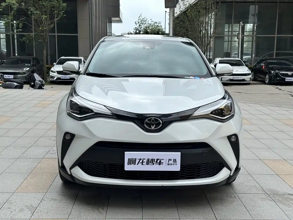 Toyota C-HR 2023 — фото 3