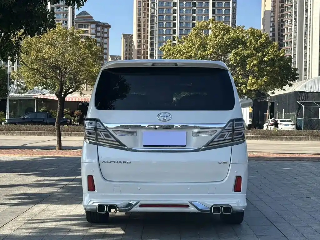 Toyota Alphard 2012 — фото 8