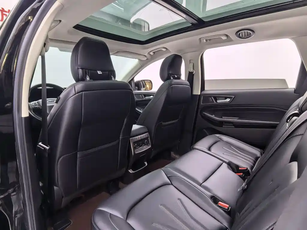 Ford Edge 2022 — фото 12