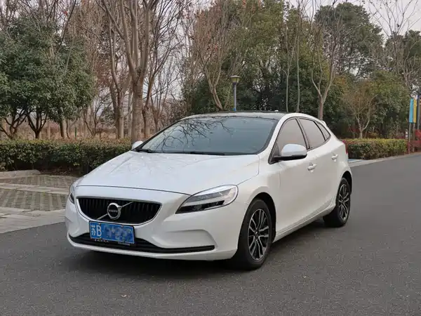 Volvo V40 2018