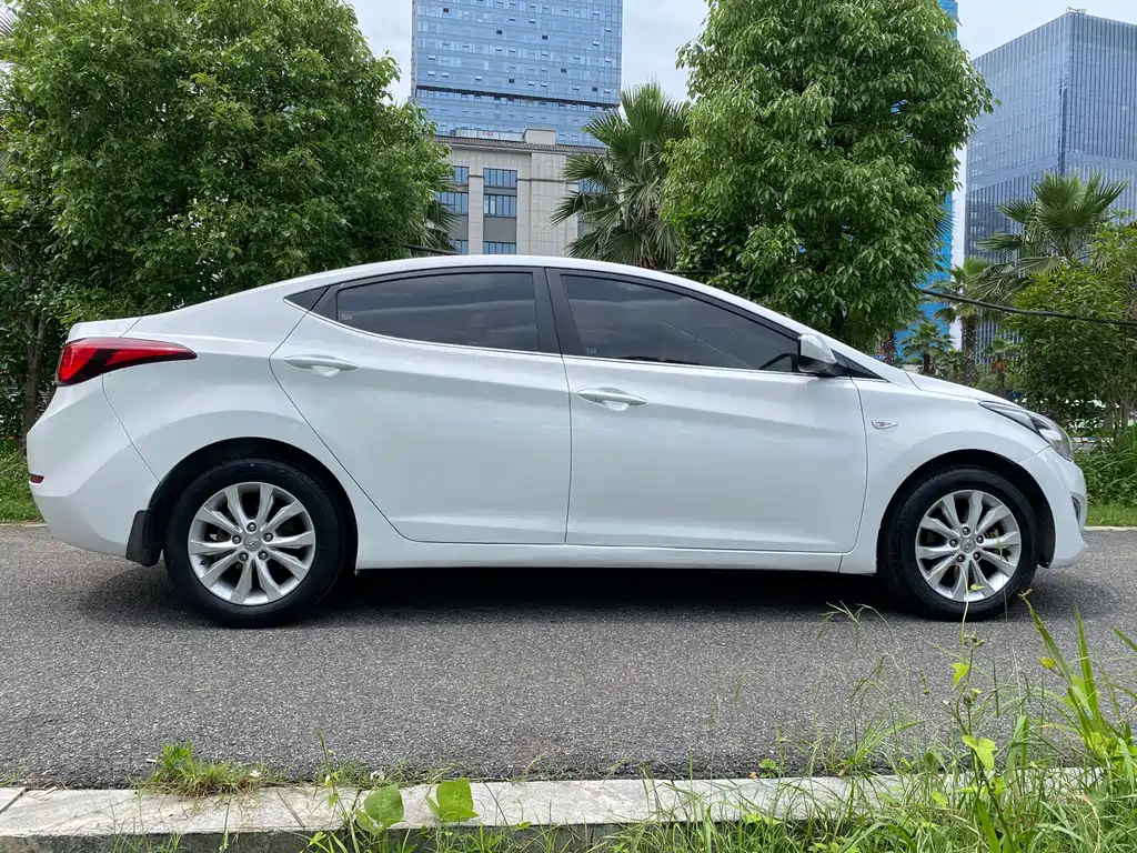 Hyundai Elantra Langdong 2017 — фото 5