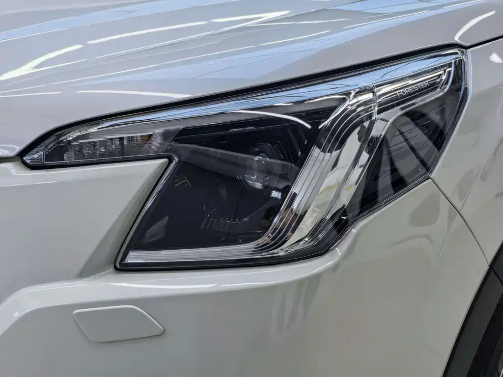 Subaru Forester 2022 — фото 14