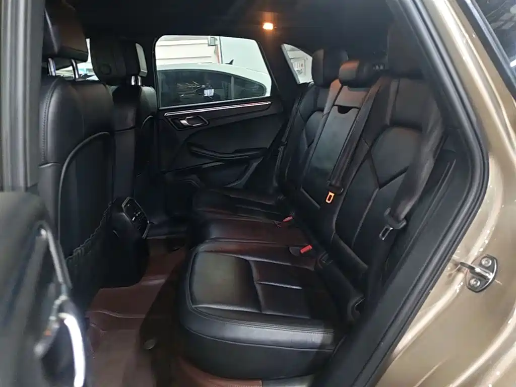 Porsche Macan 2016 — фото 17
