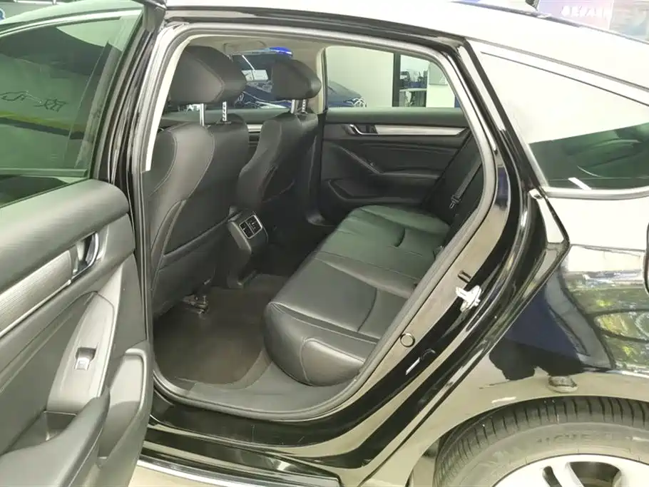Honda Accord 2021 — фото 11