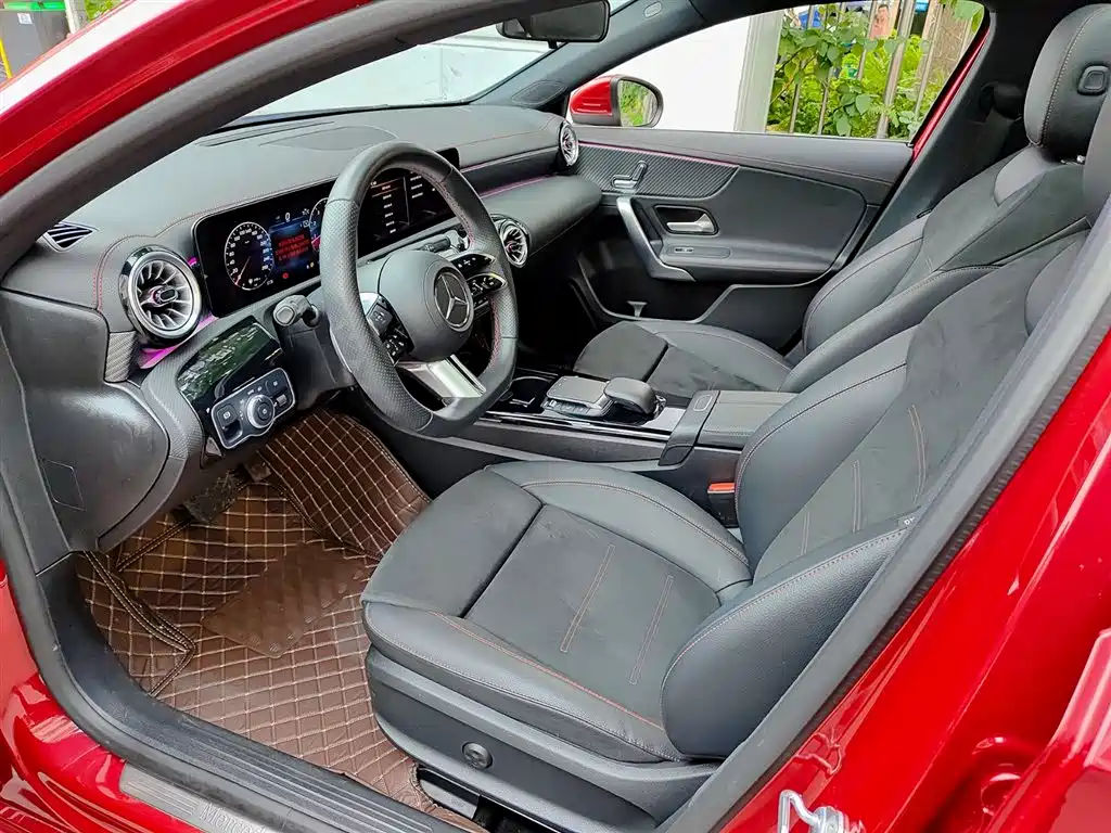 Mercedes-Benz A-Class 2023 — фото 7