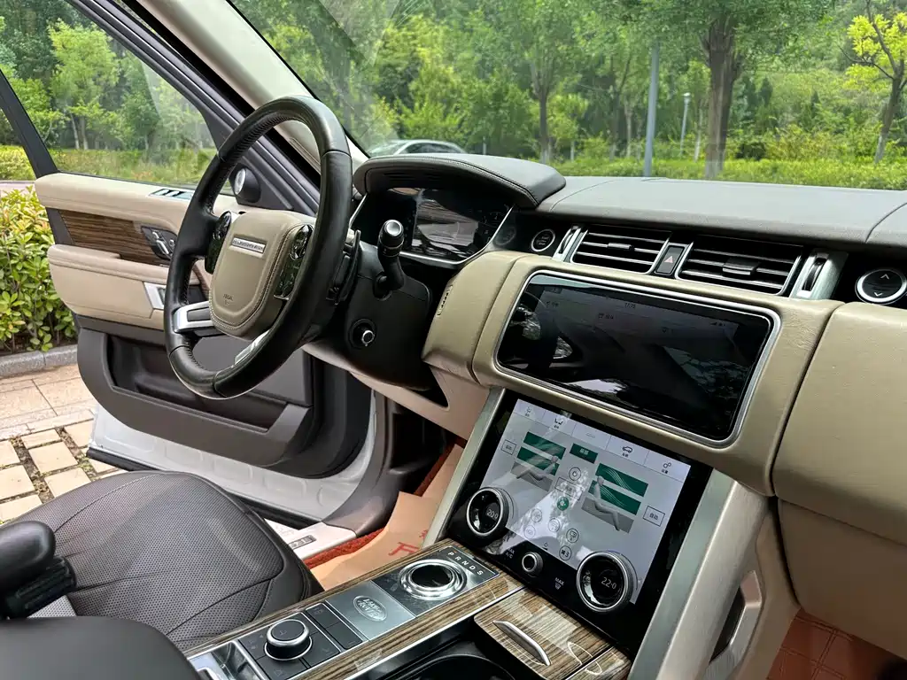 Land Rover Range Rover 2019 — фото 11