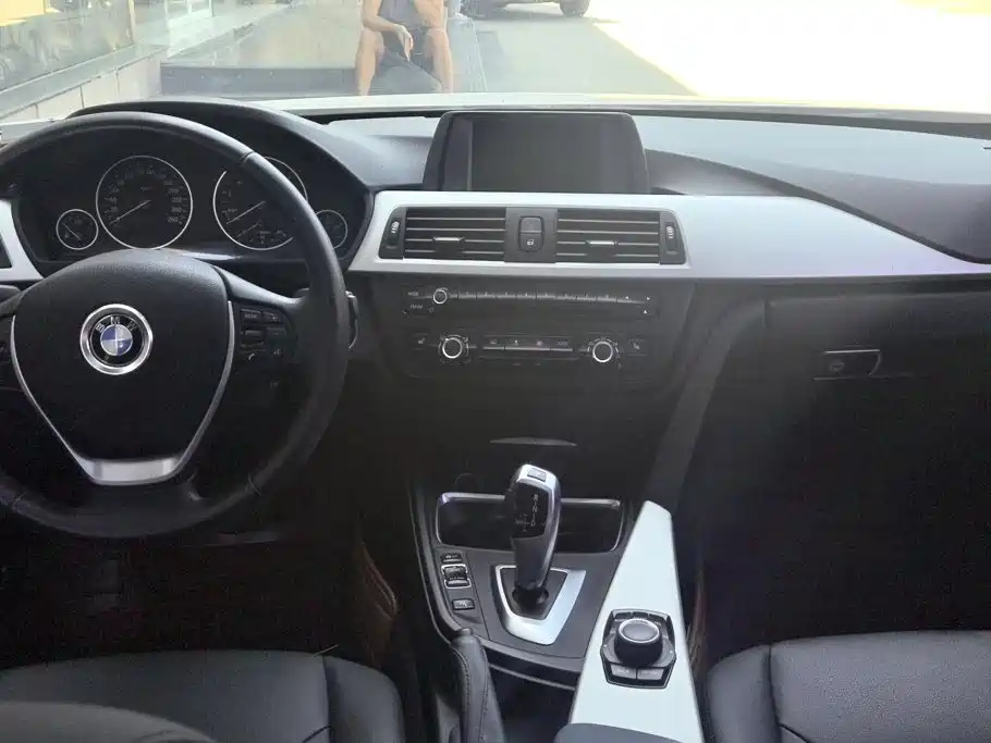 BMW 3 Series 2015 — фото 12