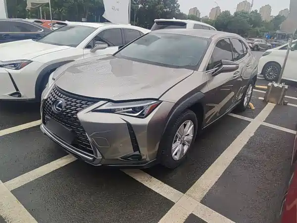 Lexus UX 2021