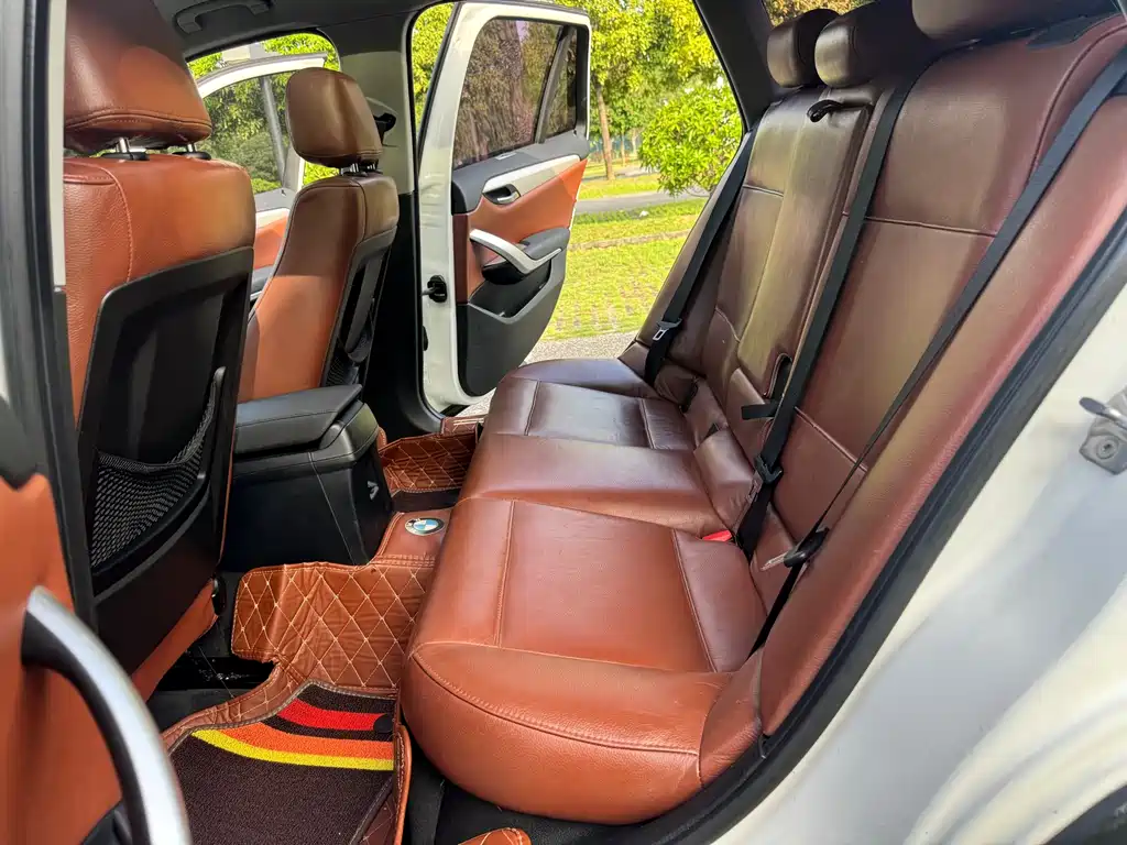 BMW X1 2014 — фото 10