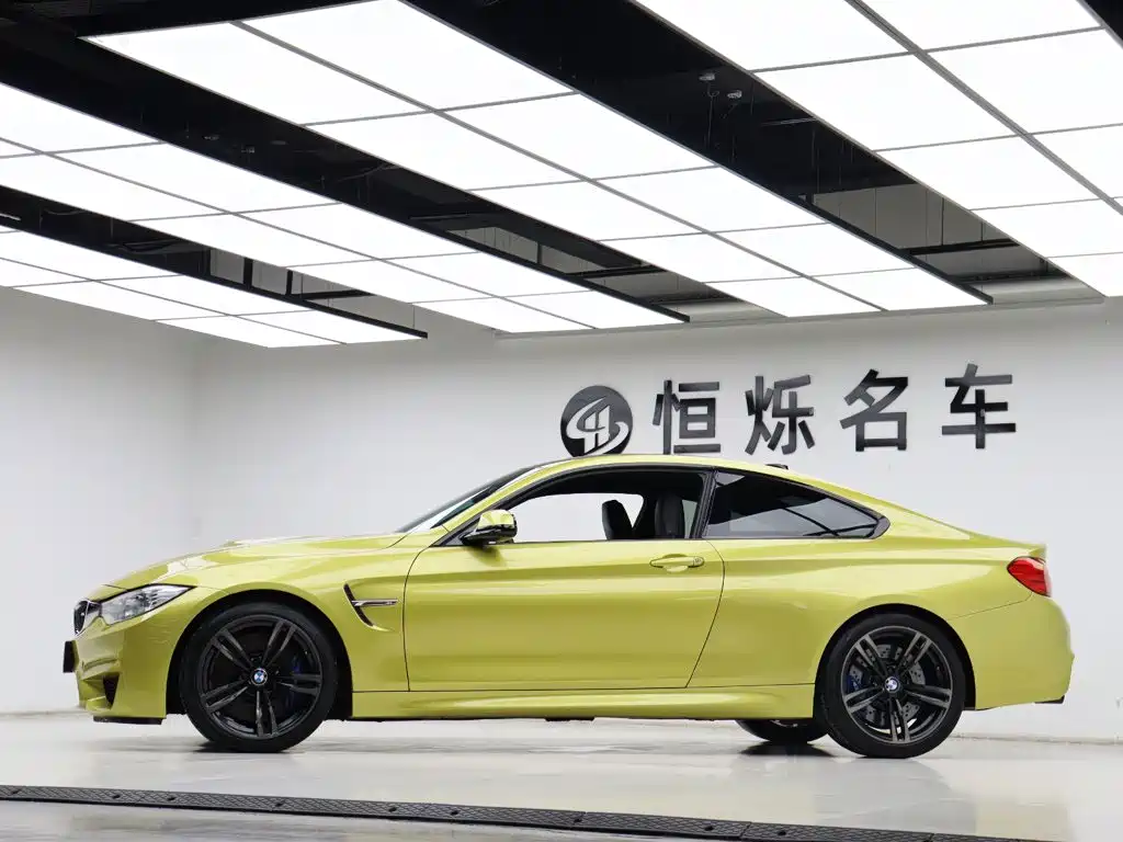 BMW M4 2018 — фото 31
