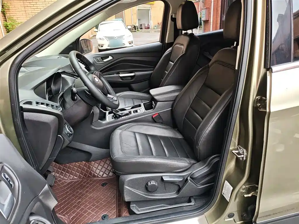 Ford Kuga 2017 — фото 15