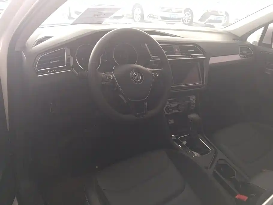 Volkswagen Tiguan L 2019 — фото 12