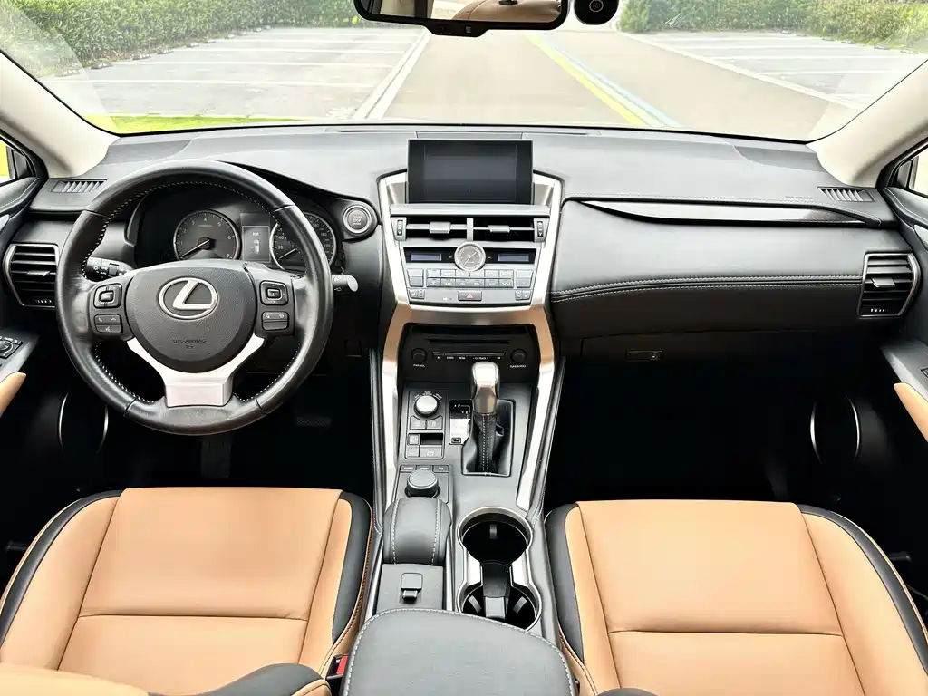 Lexus NX 2017 — фото 9