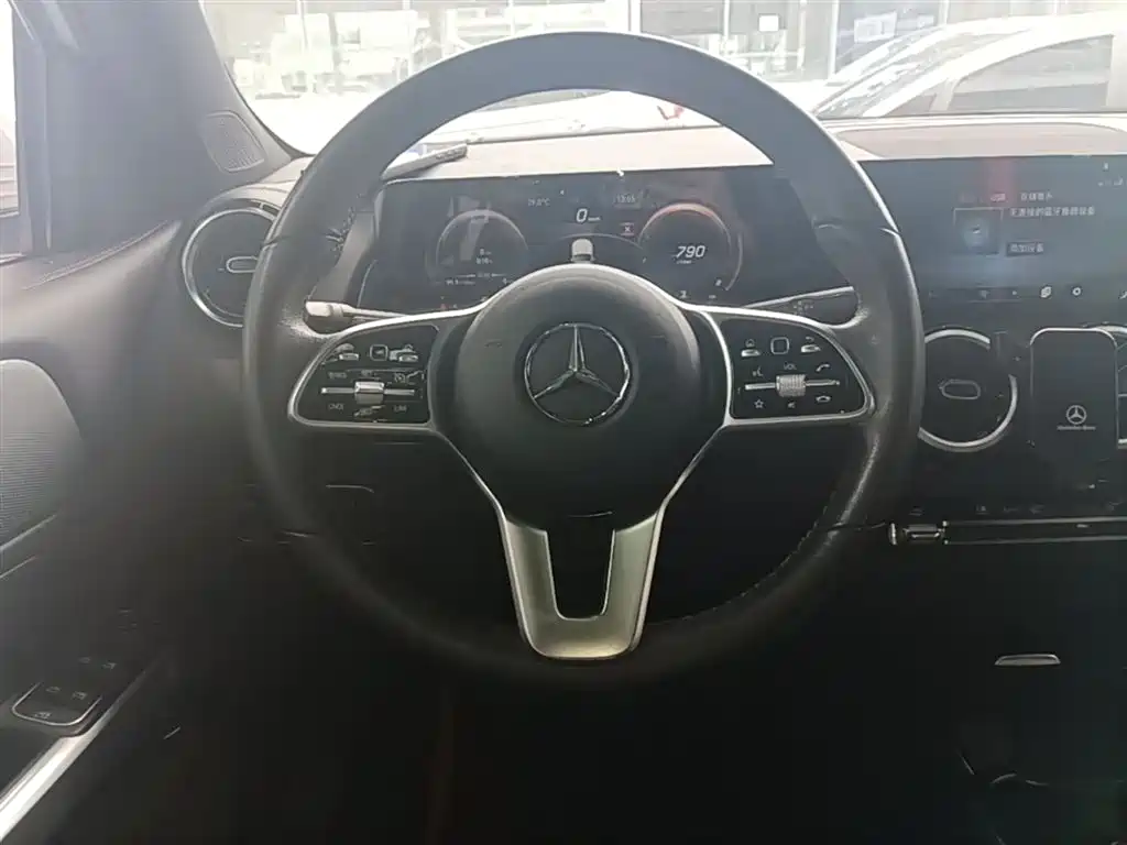Mercedes-Benz GLB 2021 — фото 11