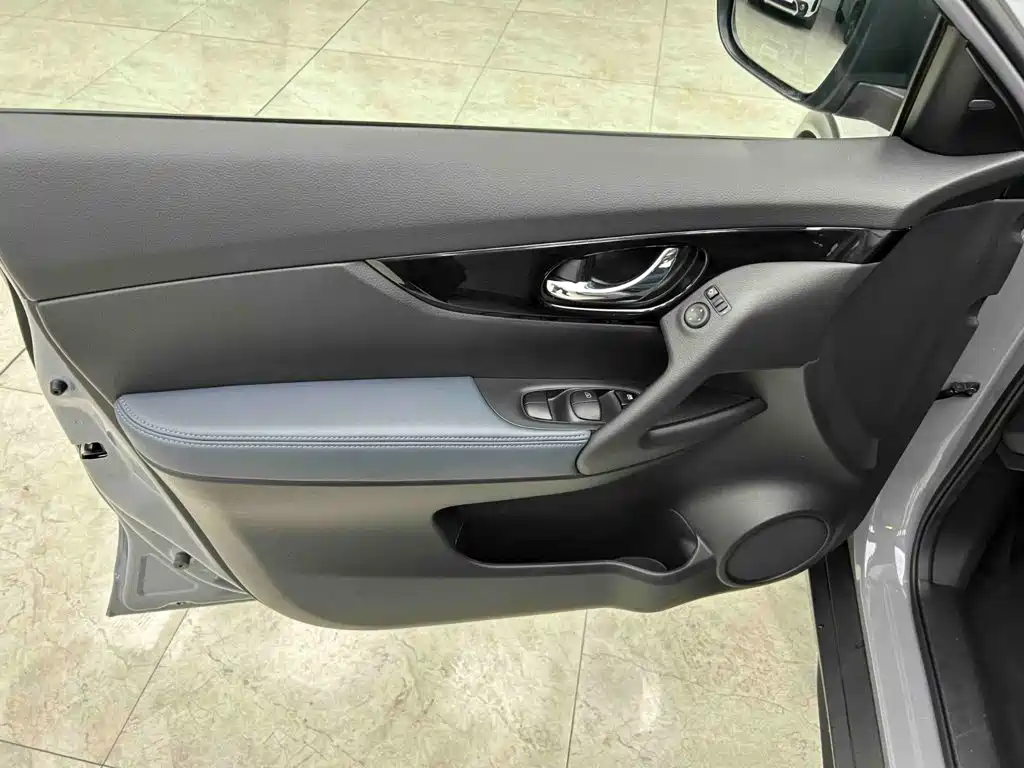 Nissan X-Trail 2025 — фото 11