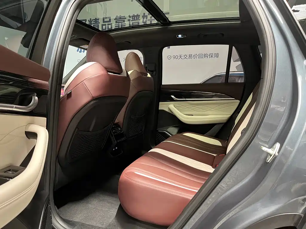 Geely Xingyue L 2024 — фото 12