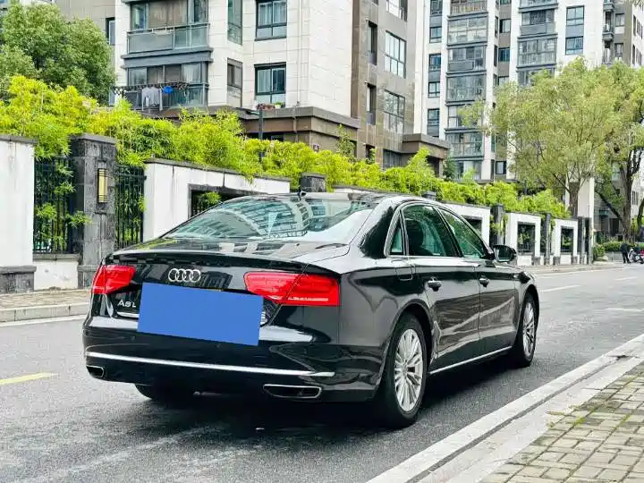 Audi A8 2013