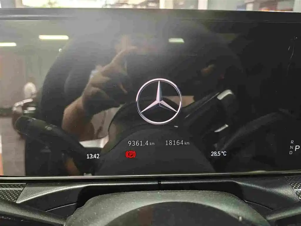 Mercedes-Benz C-Class 2024