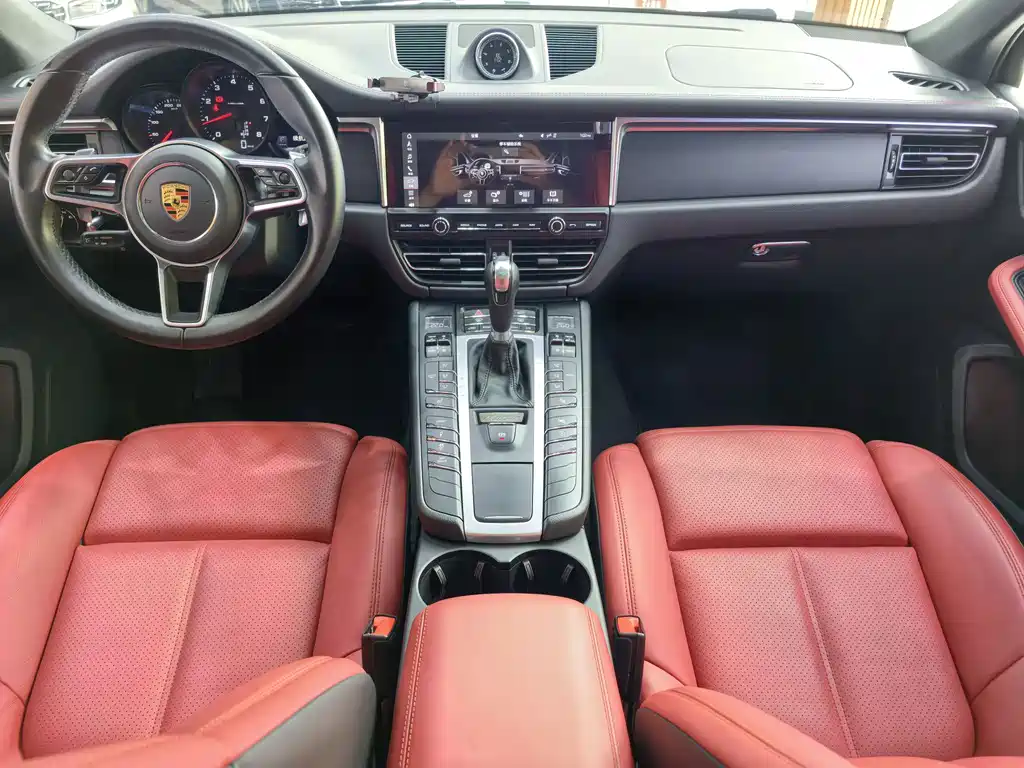 Porsche Macan 2021 — фото 14