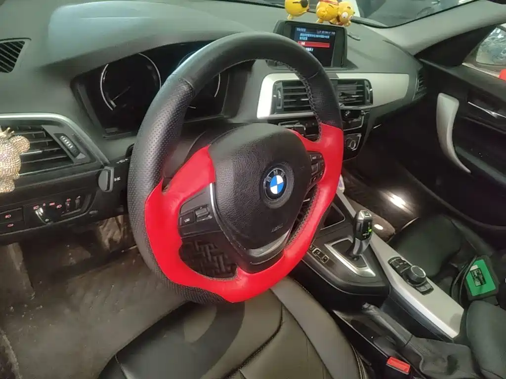 BMW 1 Series 2018 — фото 11