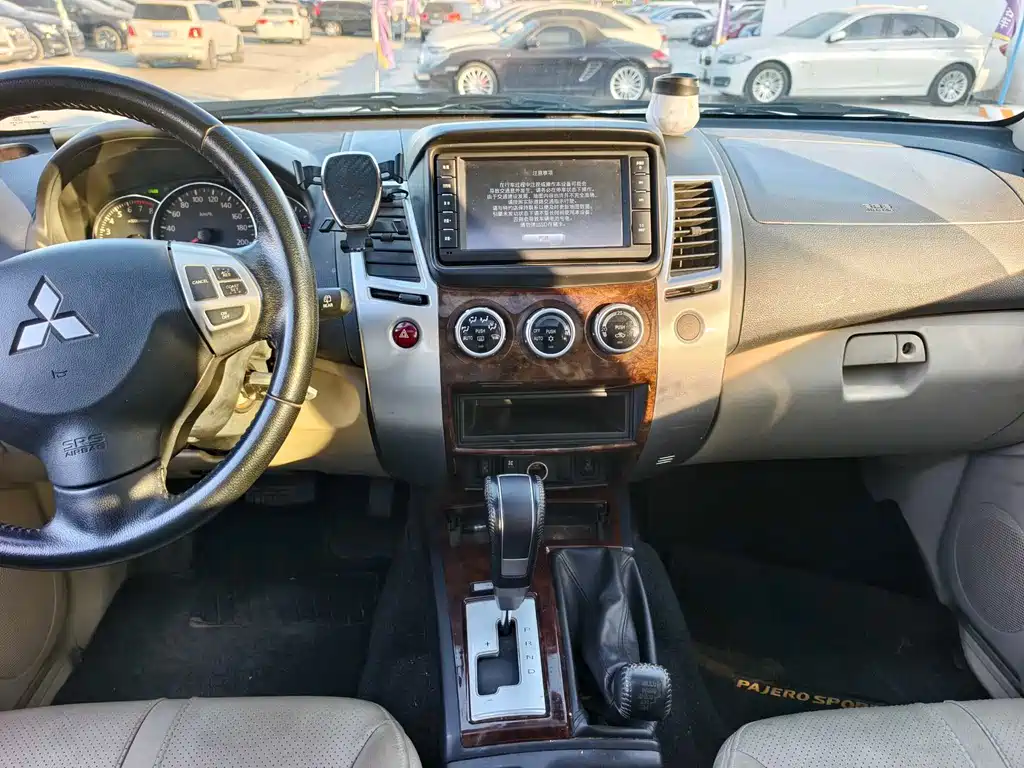 Mitsubishi Pajero Sport 2016 — фото 10
