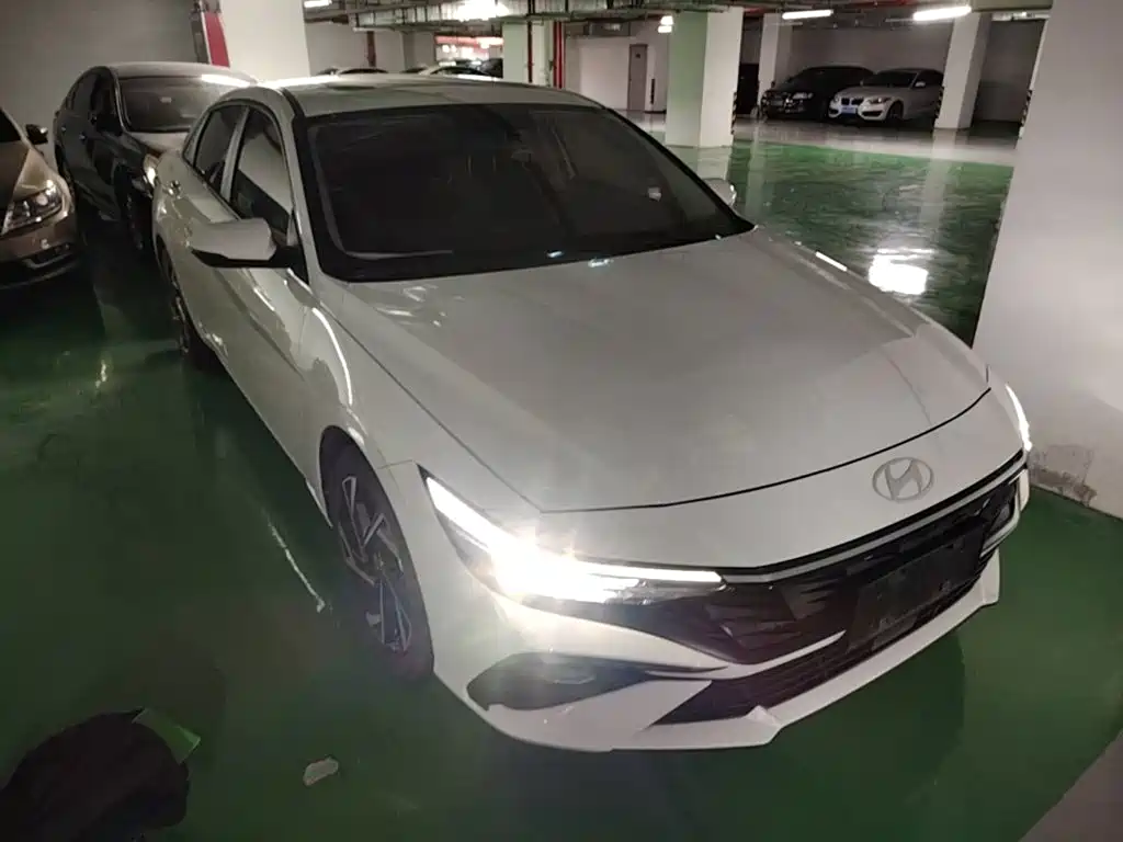 Hyundai Elantra 2024