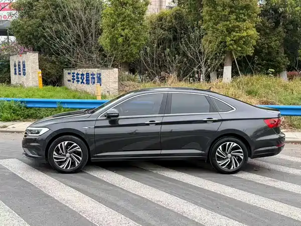 Volkswagen Sagitar 2022