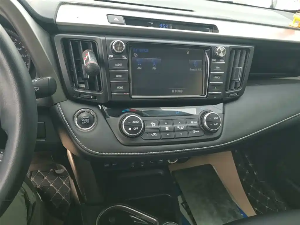Toyota RAV4 2019 — фото 13