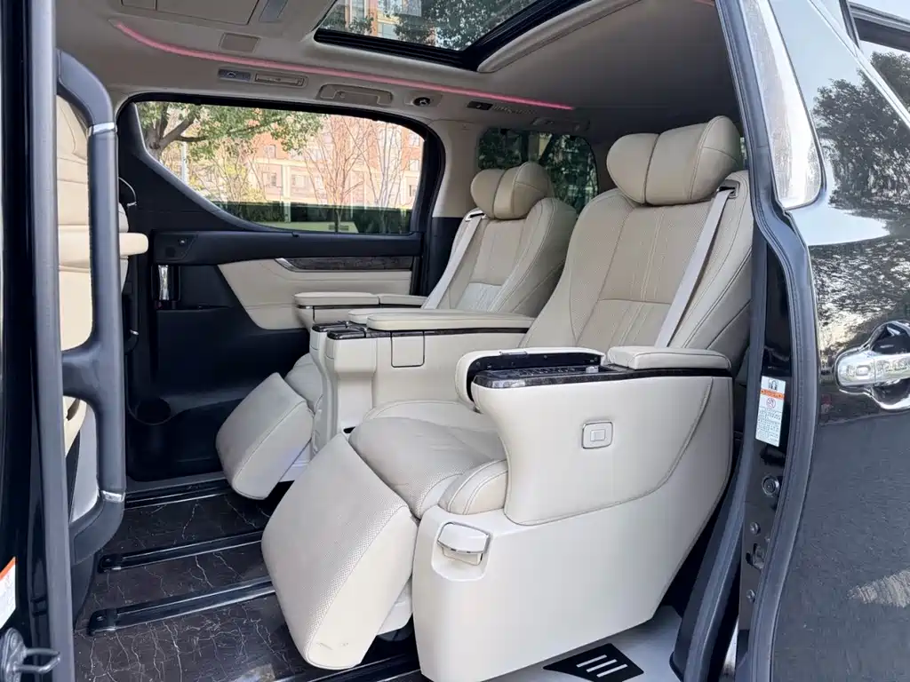 Toyota Vellfire 2020 — фото 7