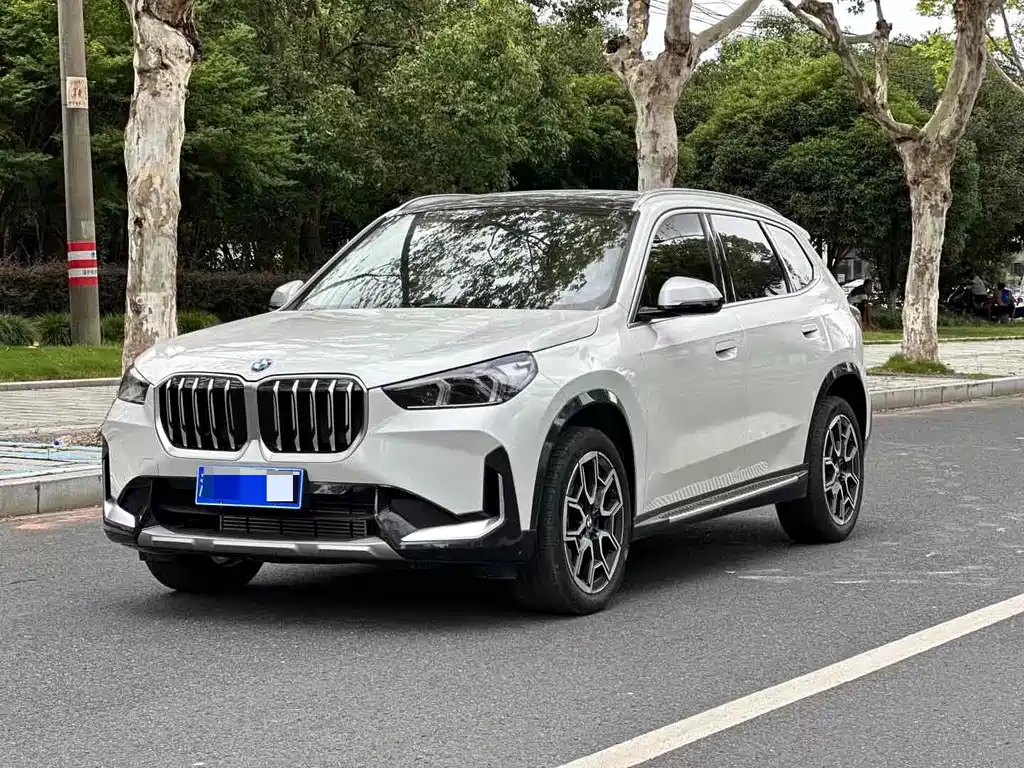 BMW X1 2023 — фото 1